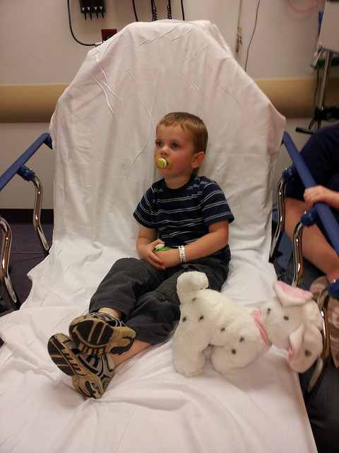 Zach-needing-stitches-20120325_192451